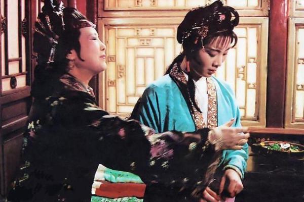 命妇中的“命”字：探究命运与责任的深层含义