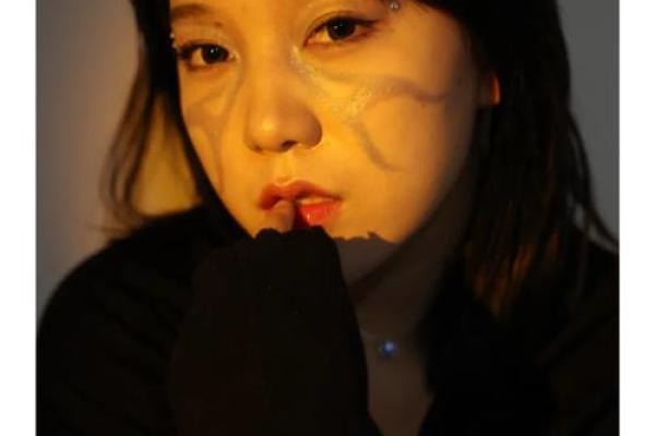 凌晨四点上班的女人：如何在黑夜中绽放光芒