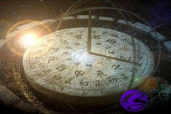 农历10月女孩命运解析：命理与性格的奇妙结合