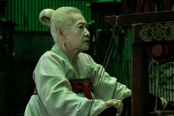 揭开男七宫女八宫命的神秘面纱：命理与爱情的交织
