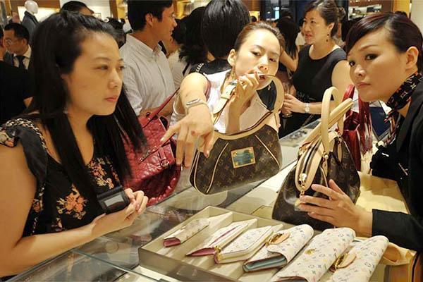吝啬的命理解析：为何有些人总是舍不得花钱？