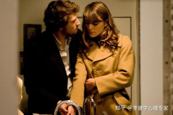 女人长得丑为何生活如此艰辛？从心理到社会的深度探讨