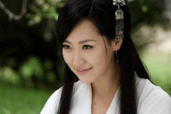 命带挑花的女人，她的命运与人生抉择