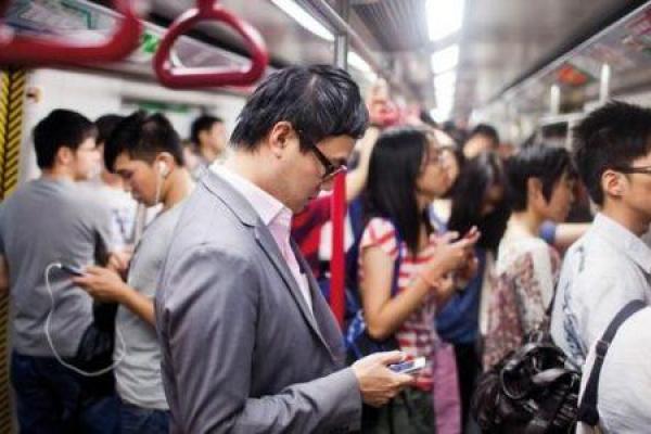 炉中火命与手机选择：如何找到最适合你的智能设备？