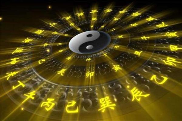命理解读：缺金缺水的人生轨迹与福祉