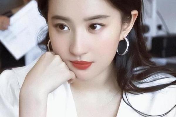 刘亦菲命格分析：35岁后的人生走向与属相影响