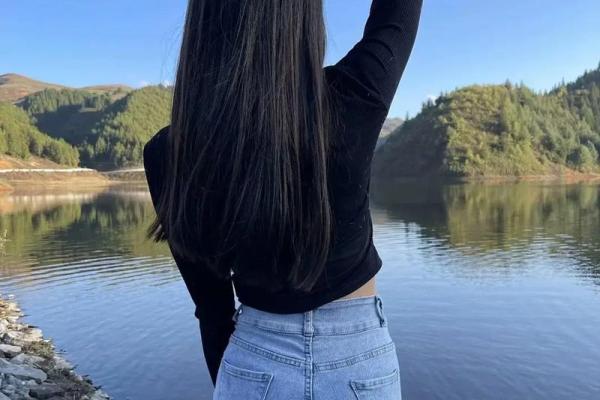 什么样的命运与翘臀女人相伴：身材与人生的关联探秘
